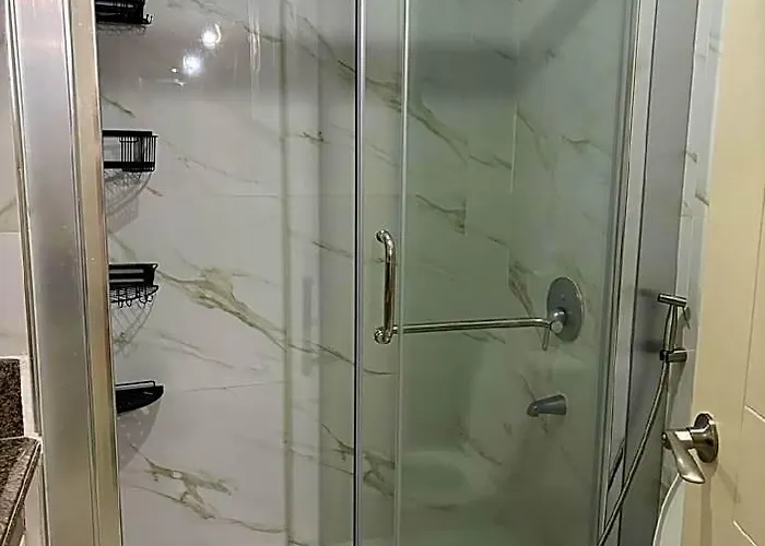 Minimalist 2-br In Pasig 호텔